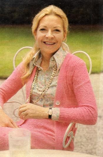 Odile Versois salary
