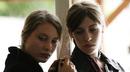 Des filles en noir - &copy; Carole Bethuel