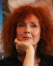 Sabine Az&eacute;ma