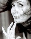 Sabine Az&eacute;ma