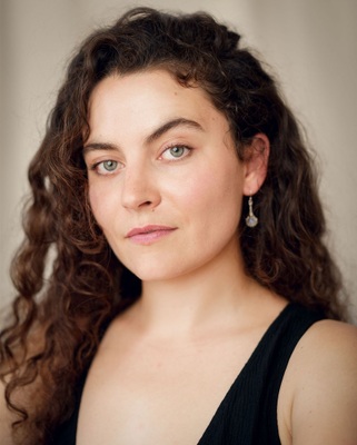 Sarah Bauer - &copy; Olivia Spencer