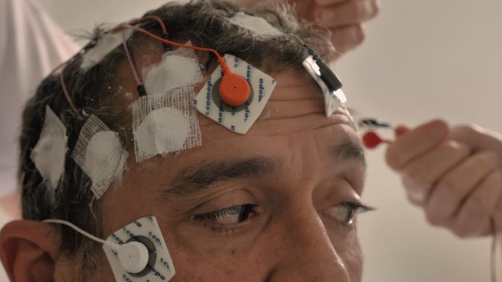 Les Fils qui se touchent Les Fils qui se touchent