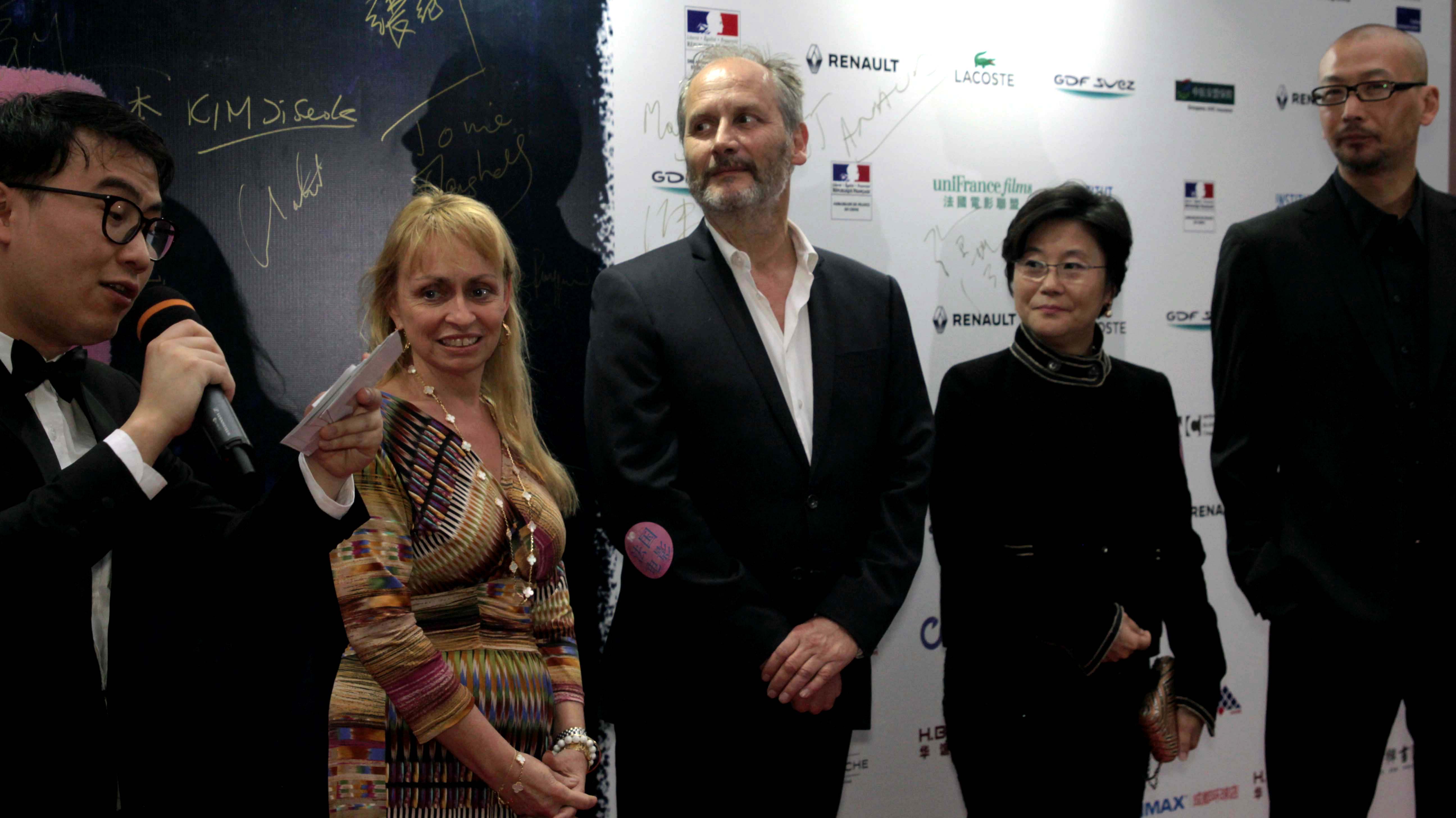 "Back from China, still in a state of shock" by Hippolyte Girardot - Avec R. Varda et les réals Li Shaohong & Guang Hu "Back from China, still in a state of shock" by Hippolyte Girardot - Avec R. Varda et les réals Li Shaohong & Guang Hu