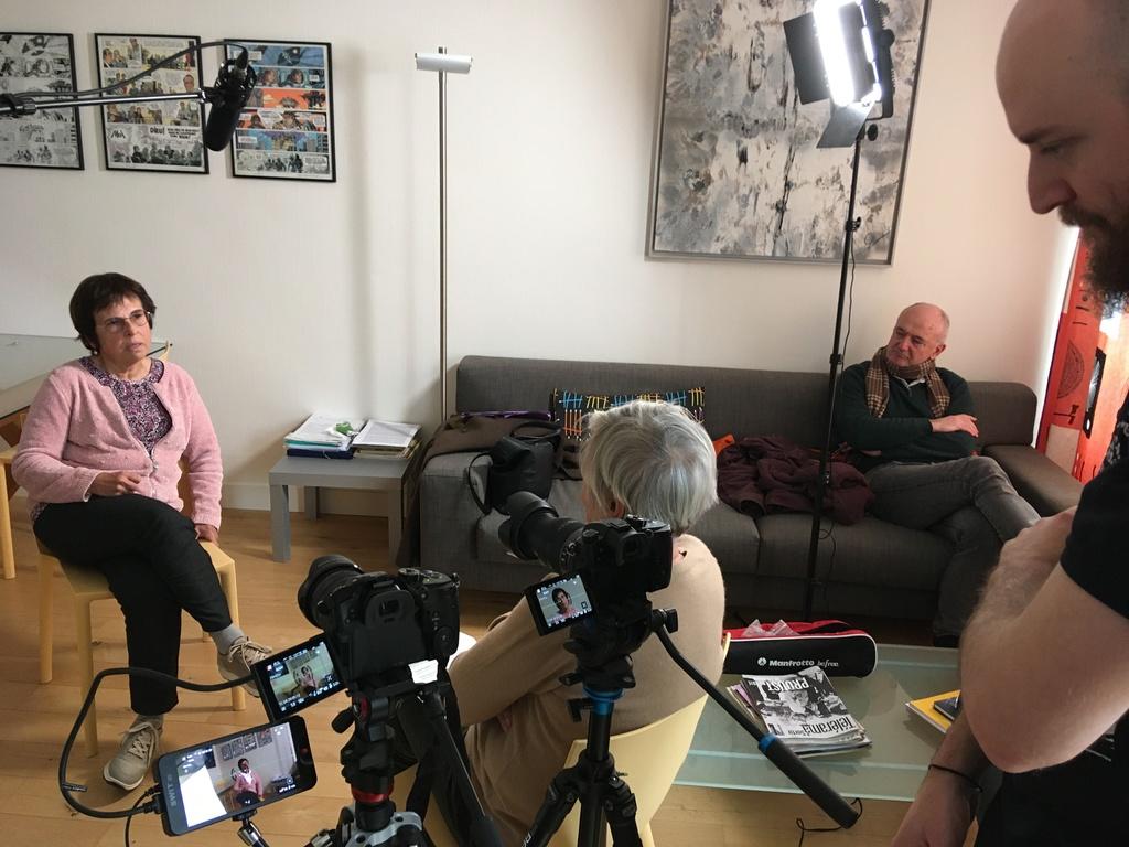 Par la fenêtre ou par la porte Par la fenêtre ou par la porte