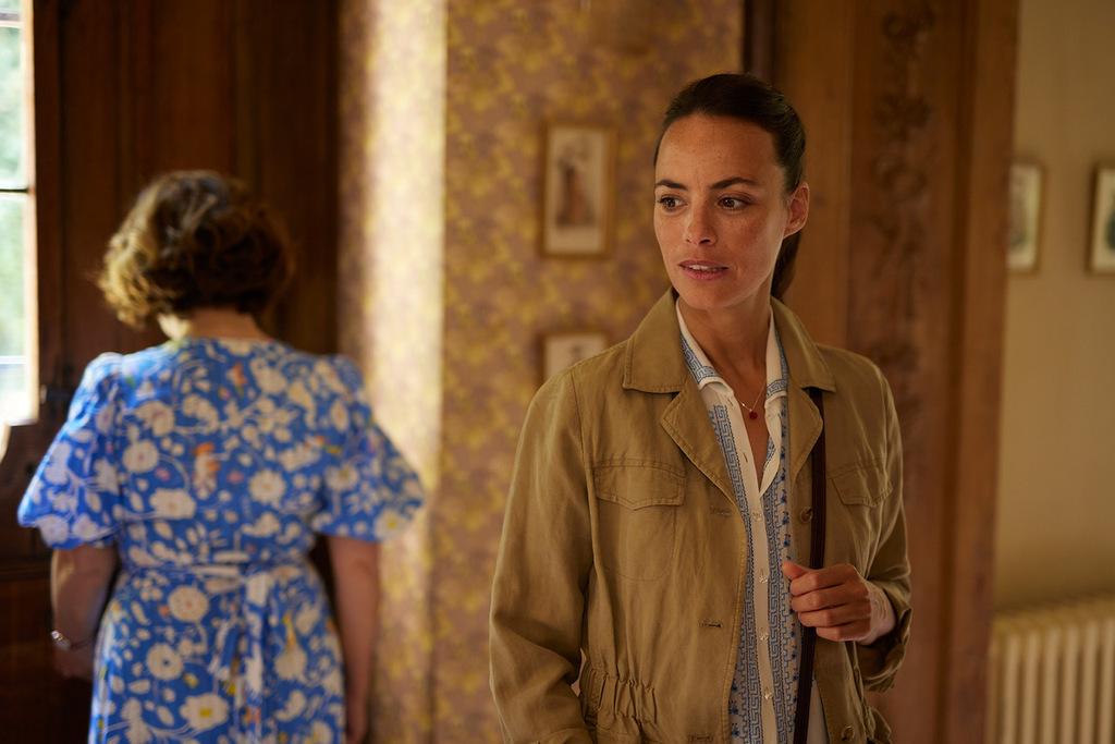 Over the Cracks - © Florent Drillon - Mandarie & Cie Over the Cracks - © Florent Drillon - Mandarie & Cie