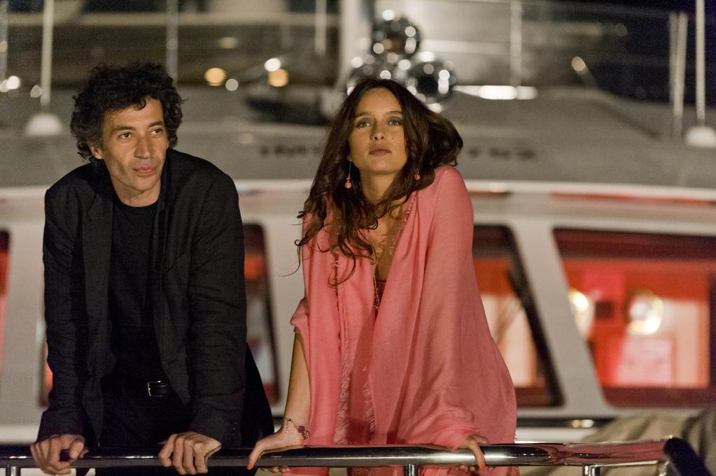 Des gens qui s'embrassent - © Emilie de la Hosseraye Des gens qui s'embrassent - © Emilie de la Hosseraye