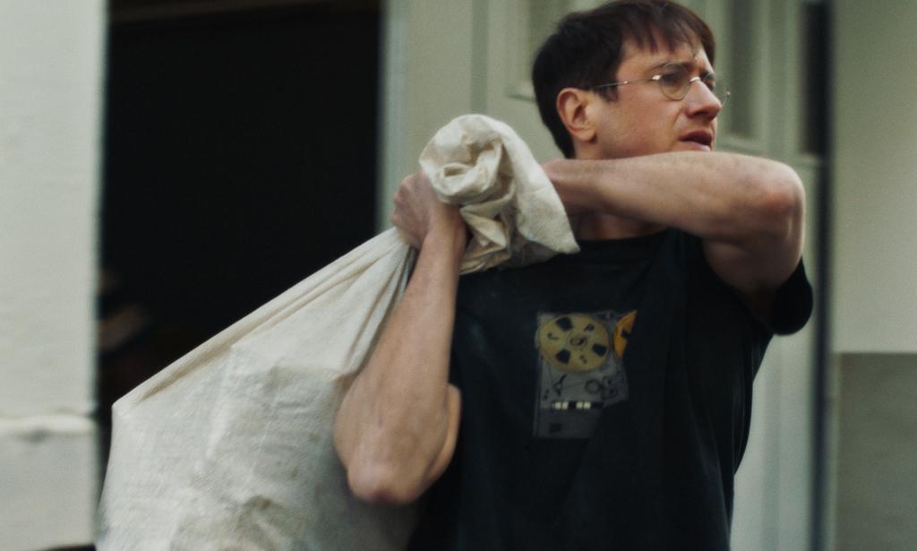 &Agrave; pied d'&oelig;uvre - &copy; Pitchipo&iuml; Productions - France 2 Cin&eacute;ma