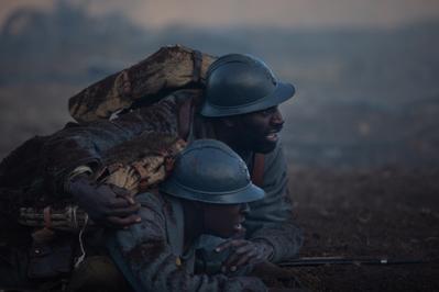 Father & Soldier - © Marie-Clémence David © 2022 - Unité - Korokoro - Gaumont - France 3 Cinéma - Mille Soleils - Sypossible Africa Father & Soldier - © Marie-Clémence David © 2022 - Unité - Korokoro - Gaumont - France 3 Cinéma - Mille Soleils - Sypossible Africa