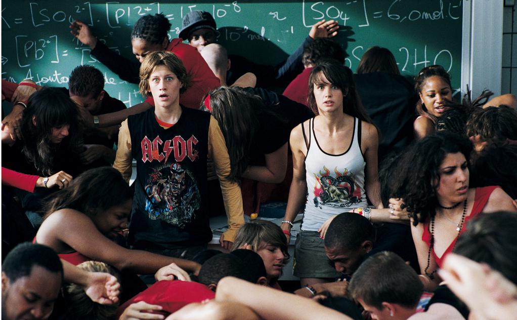 Hellphone / 仮題:ヘルフォン Hellphone / 仮題:ヘルフォン