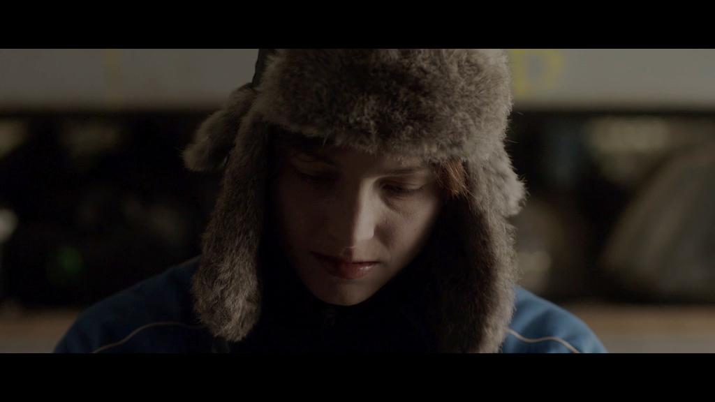 Angèle à la casse Angèle à la casse