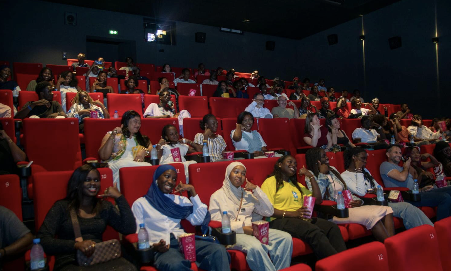 Un exitoso preestreno para 'Le Répondeur' en Dakar Un exitoso preestreno para 'Le Répondeur' en Dakar