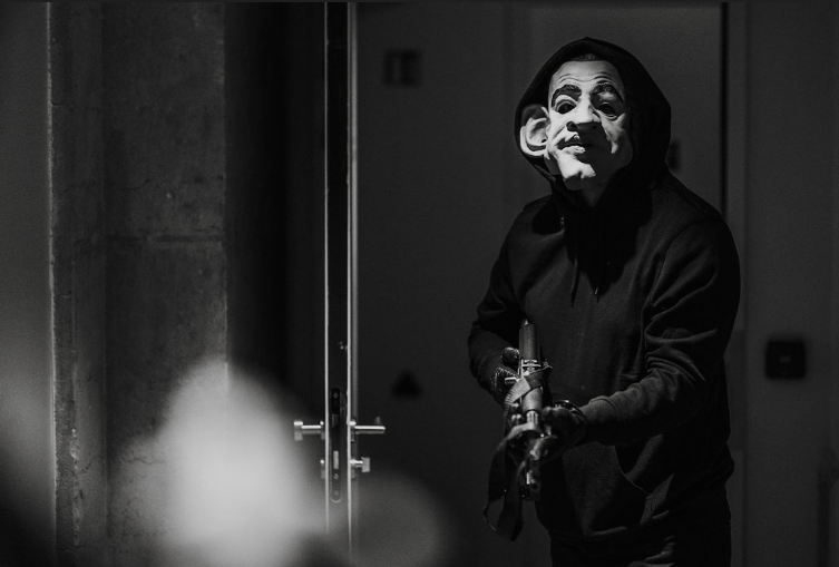 Down - © Ben Levy Down - © Ben Levy