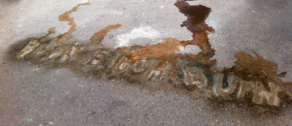 Burn Bitch Burn – Genèse d’une œuvre de Sarah Derat Burn Bitch Burn – Genèse d’une œuvre de Sarah Derat