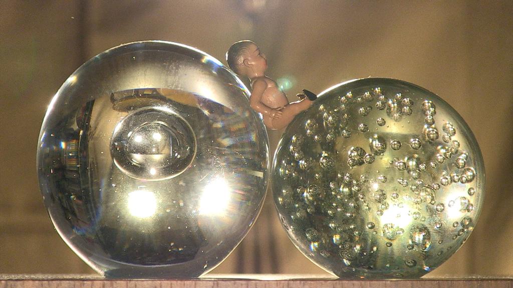 Le Monde mute Le Monde mute