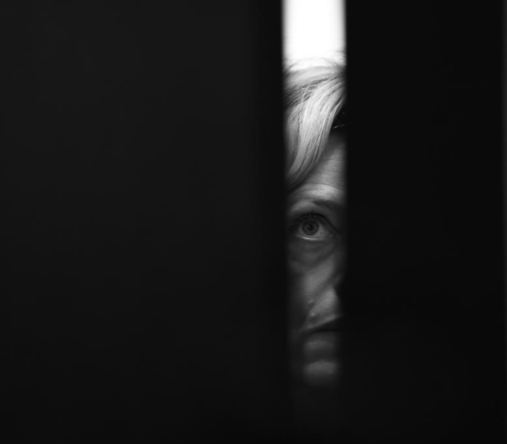 Deux personnes échangeant de la salive Deux personnes échangeant de la salive