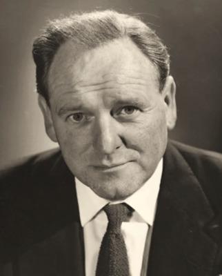 Bernard Lee Bernard Lee