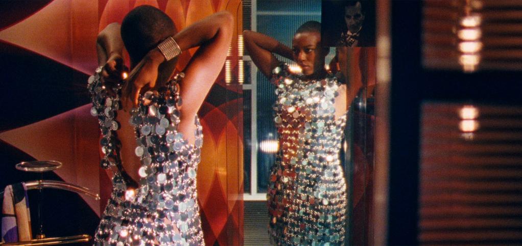 Reflection in a Dead Diamond