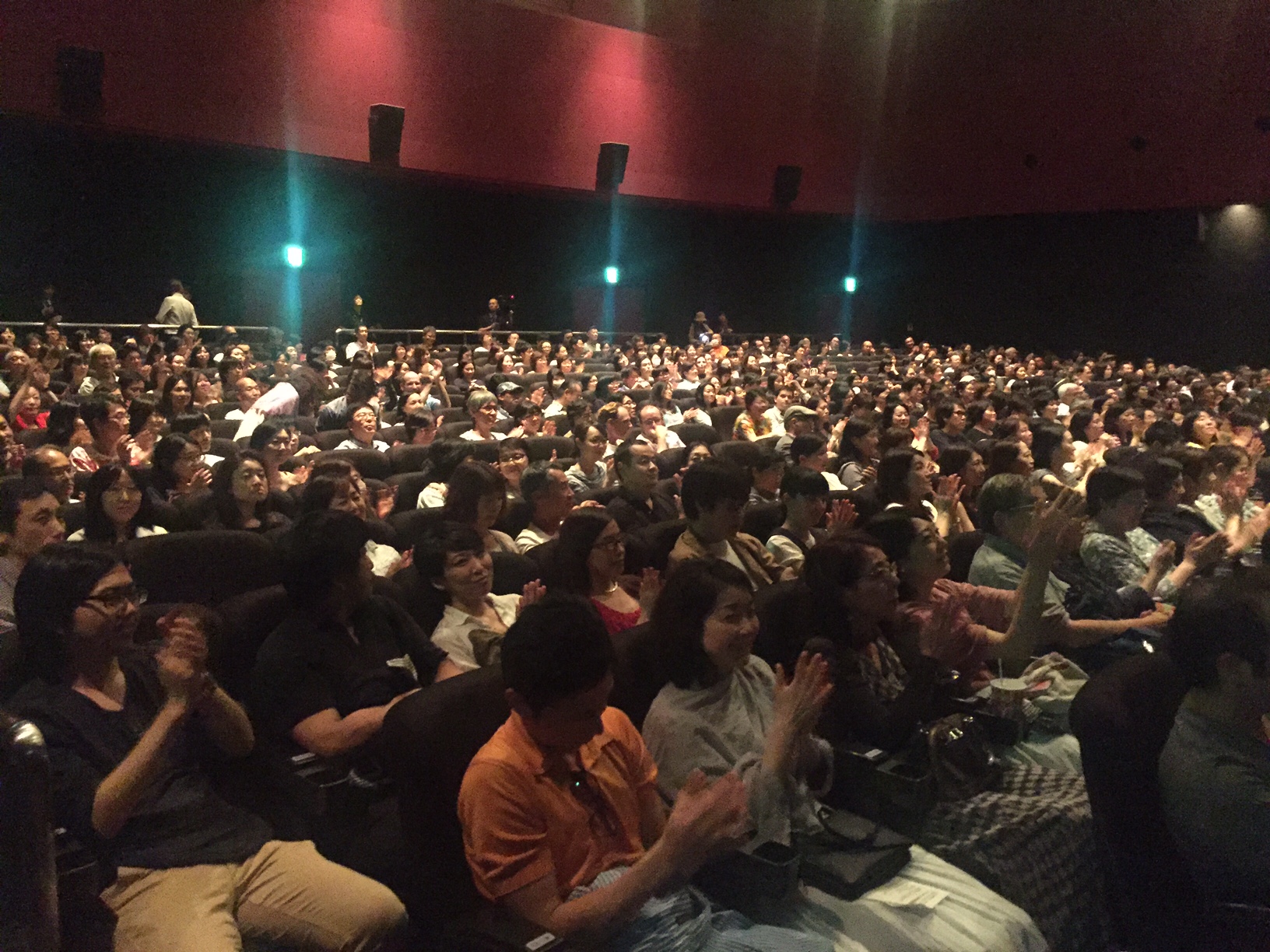 Portfolio - Salle comble pour Ouvert la nuit ! Portfolio - Salle comble pour Ouvert la nuit !