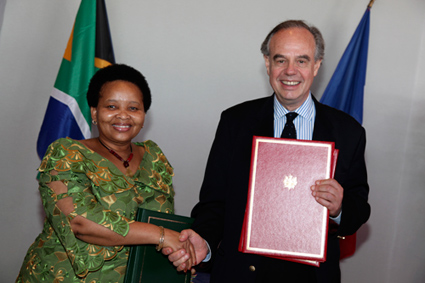 A report on international agreements signed at Cannes 2010 - © Cnc A report on international agreements signed at Cannes 2010 - © Cnc