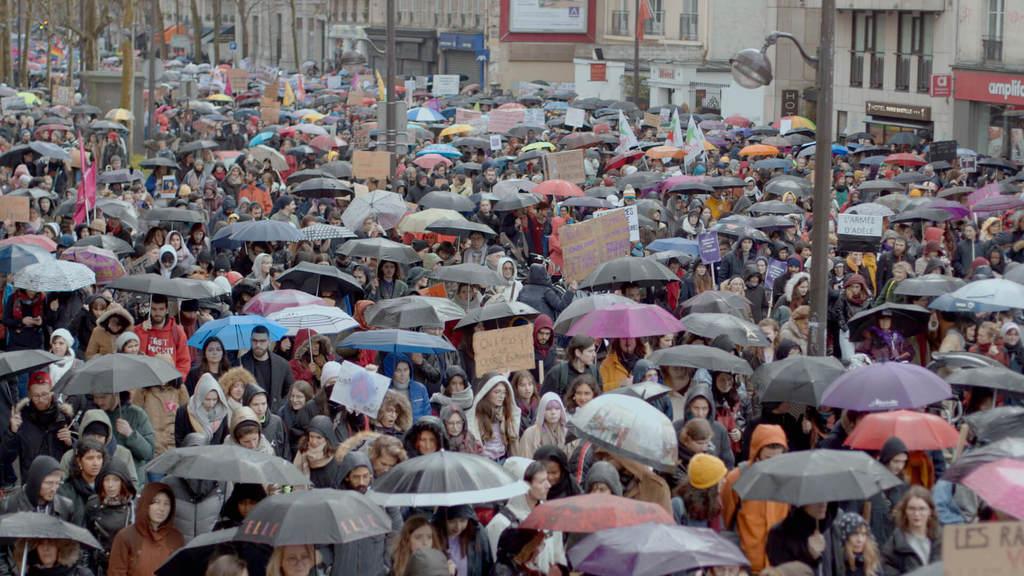  We Are Coming - Chronique d'une r&eacute;volution f&eacute;ministe