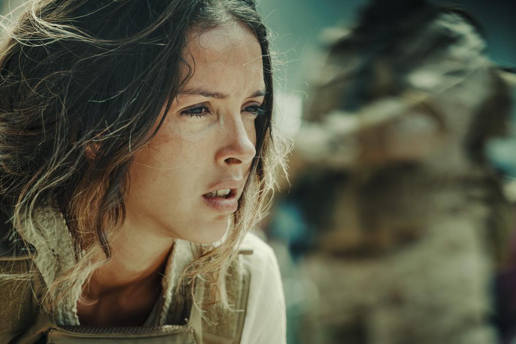 Lyna Khoudri - &copy; Path&eacute;