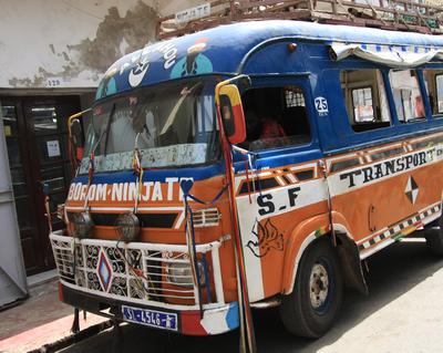 Un peuple, un bus, une foi Un peuple, un bus, une foi