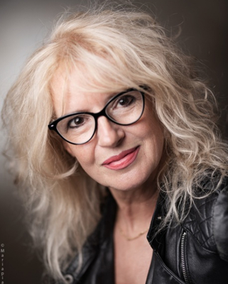 Julie Kalya - © Maria Pia Bracchi Julie Kalya - © Maria Pia Bracchi