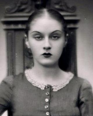 Rena Mandel Rena Mandel