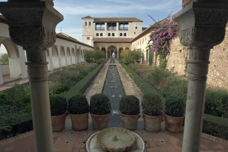 The Alhambra: Fortress of Andalusia The Alhambra: Fortress of Andalusia
