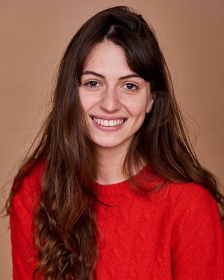 Tess Lauvergne Tess Lauvergne