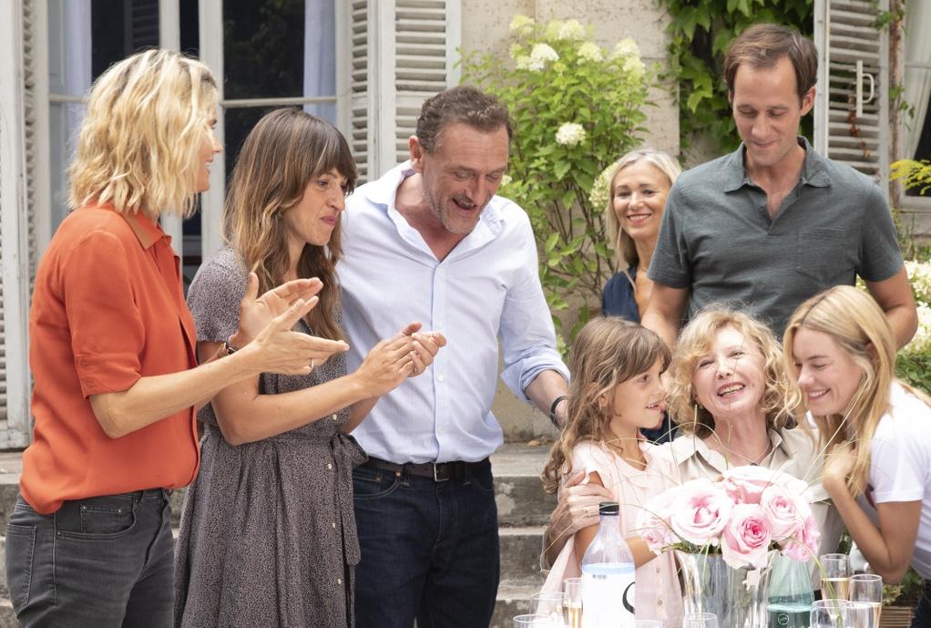 Unifrance Rendez-Vous in Paris - 2020 - © Céline Nieszawer - Easy Tiger - UGC Images - France 2 Cinéma - Les Mille et une marches Unifrance Rendez-Vous in Paris - 2020 - © Céline Nieszawer - Easy Tiger - UGC Images - France 2 Cinéma - Les Mille et une marches