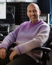 Laurent Aknin - © Laura Favand Laurent Aknin - © Laura Favand