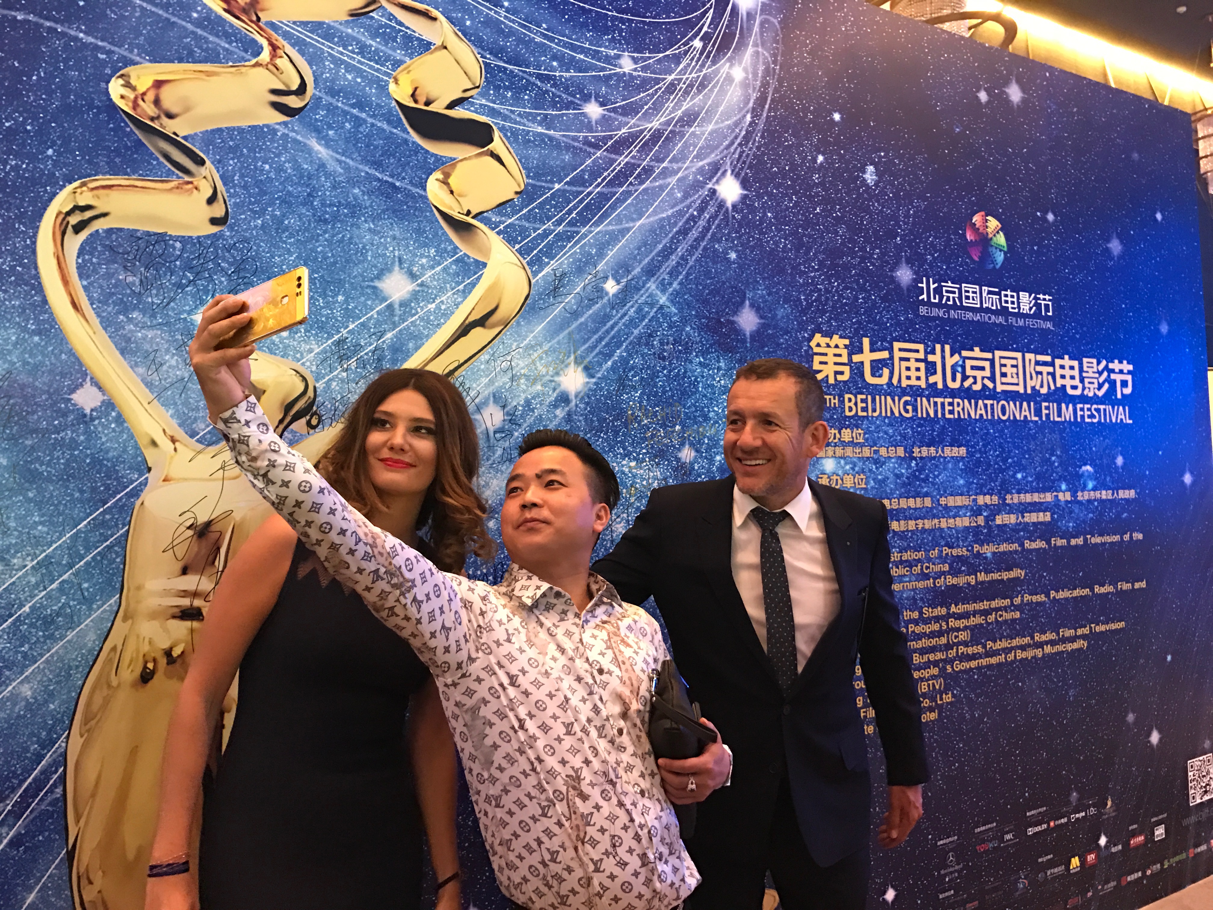 Portfolio : Dany Boon et Alice Pol à Pékin pour RAID Dingue Portfolio : Dany Boon et Alice Pol à Pékin pour RAID Dingue