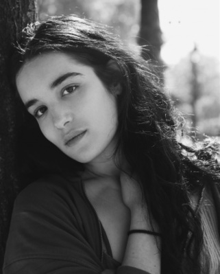 Kenza Moumou - © Narsis Zahed Kenza Moumou - © Narsis Zahed