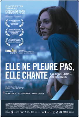 Elle ne pleure pas, elle chante Elle ne pleure pas, elle chante