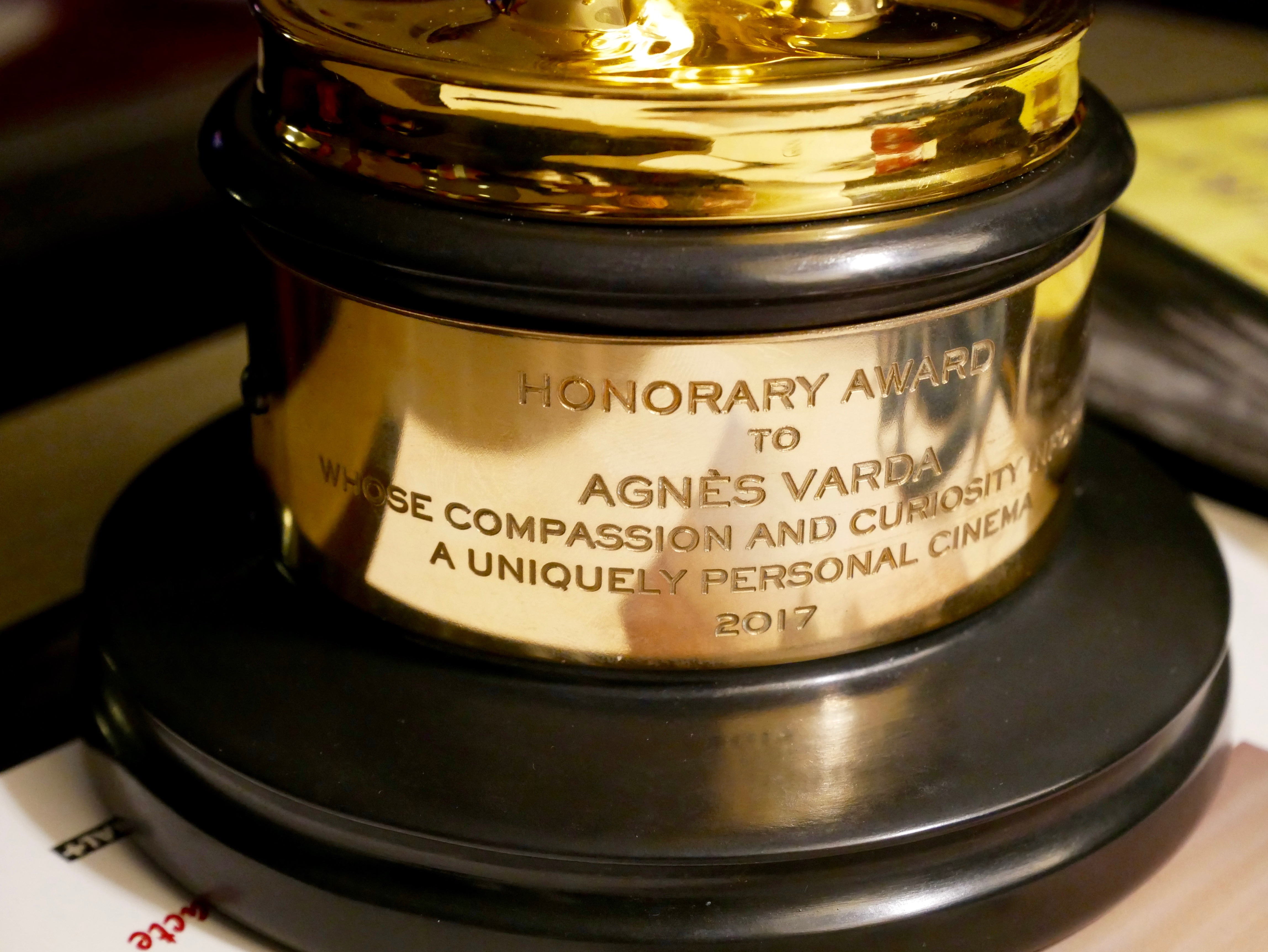 Agnès Varda, première réalisatrice récompensée par un Governors Award à Hollywood Agnès Varda, première réalisatrice récompensée par un Governors Award à Hollywood