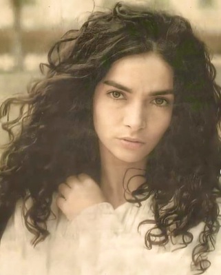 Claudia Ohana Claudia Ohana