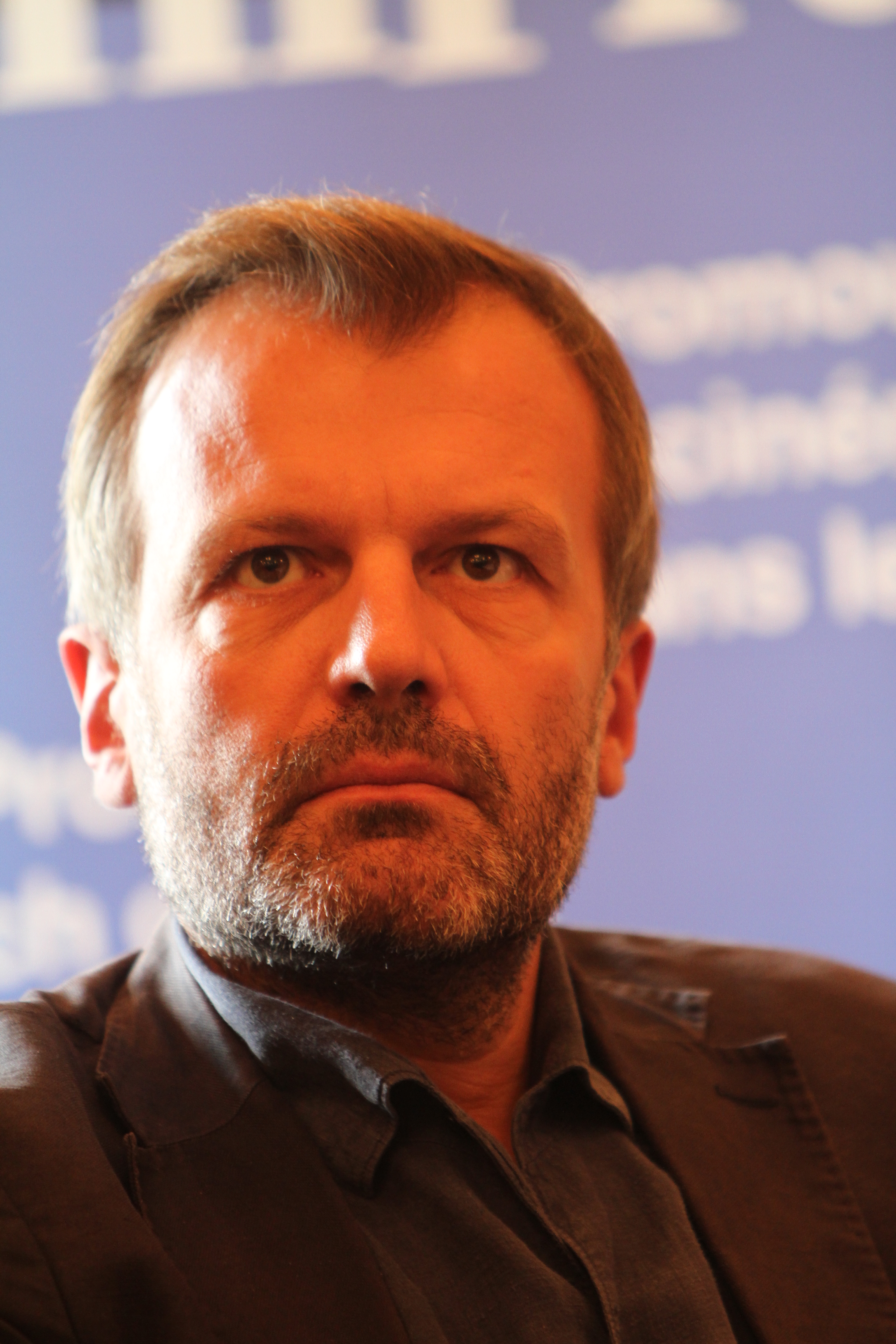 Retour sur le premier Festival International du Film du Vietnam - Thomas Balmes, réalisateur de Bébés Retour sur le premier Festival International du Film du Vietnam - Thomas Balmes, réalisateur de Bébés