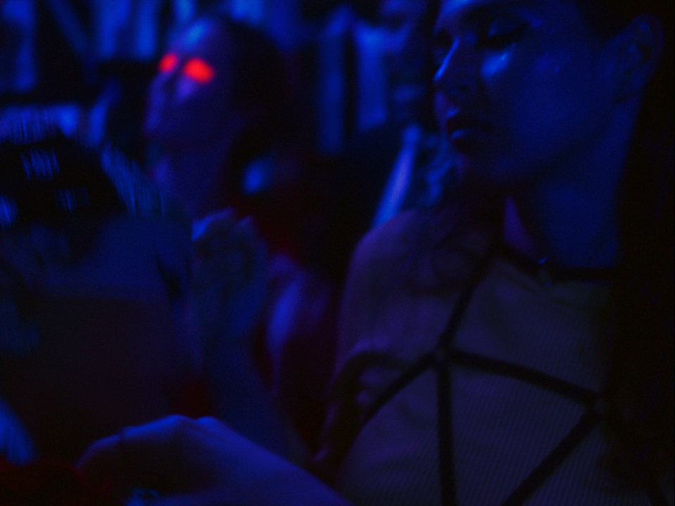 Dans tes yeux morts Dans tes yeux morts