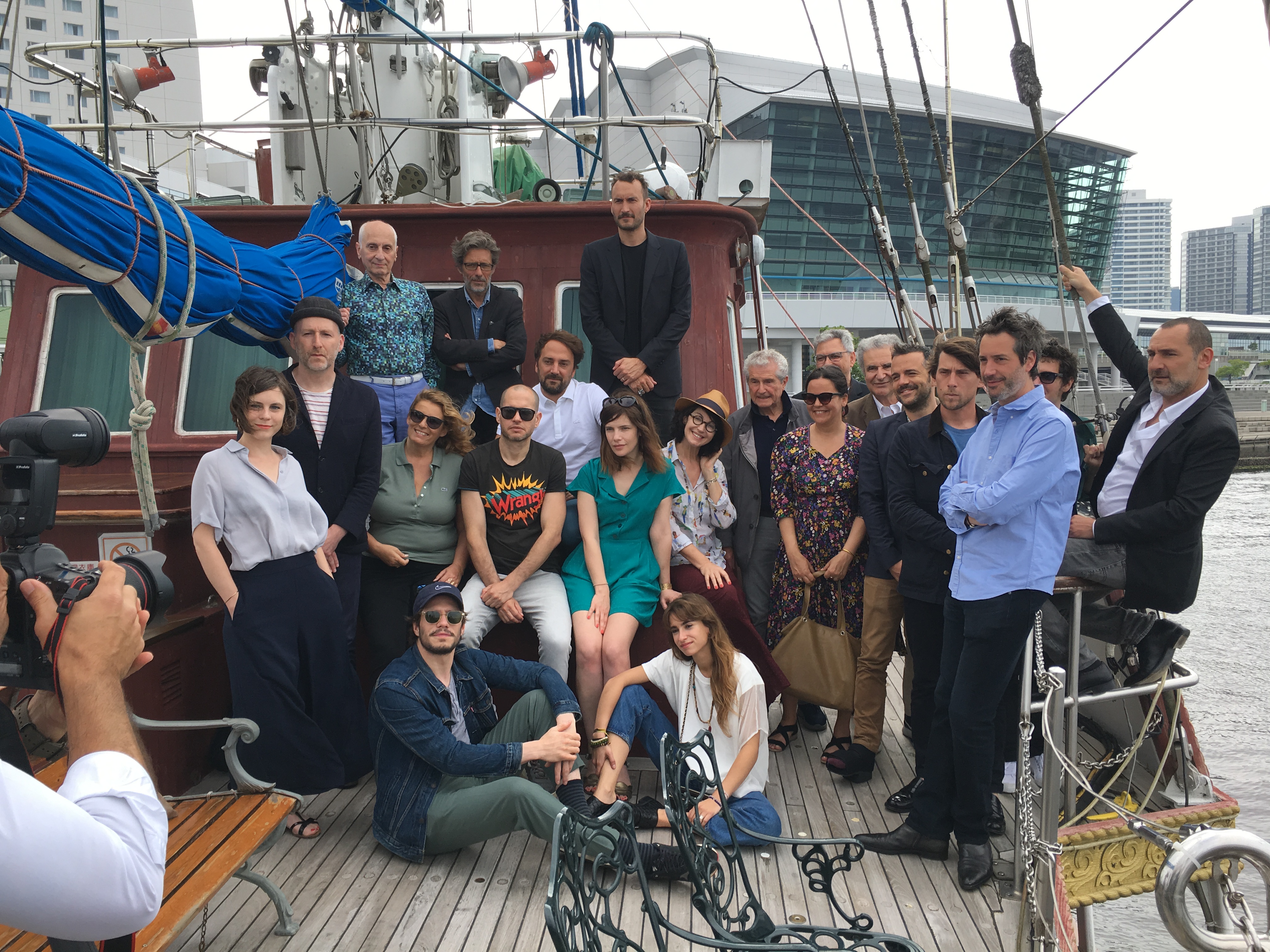 21 de junio – 2° día del Festival - Dans les coulisses de la grande photo de la délégation 21 de junio – 2° día del Festival - Dans les coulisses de la grande photo de la délégation