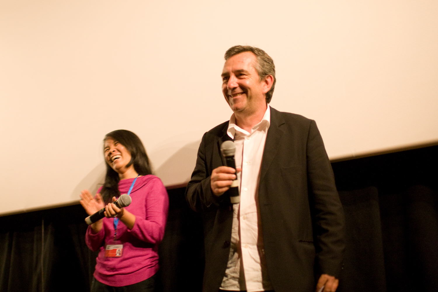 Retour sur le premier Festival International du Film du Vietnam - Pascal Chaumeil s'est essayé au vietnamien en prés Retour sur le premier Festival International du Film du Vietnam - Pascal Chaumeil s'est essayé au vietnamien en prés