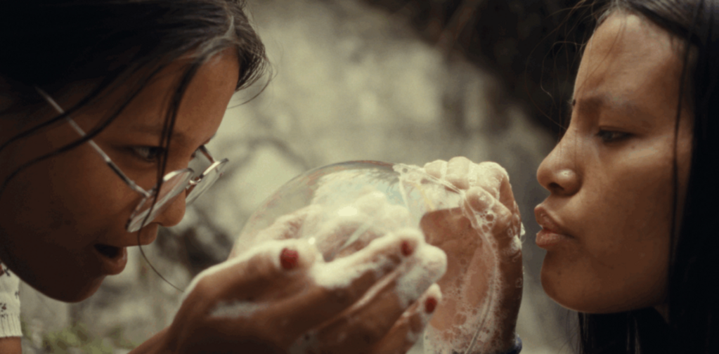 Au-delà de Katmandou Au-delà de Katmandou