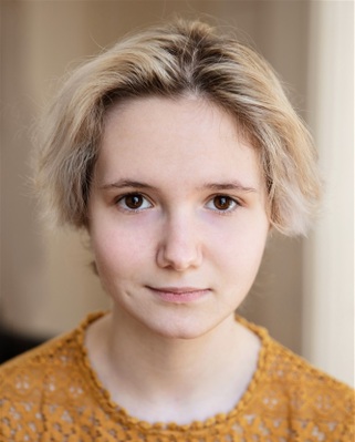 Elena Plonka - © Emmanuelle Swan Elena Plonka - © Emmanuelle Swan