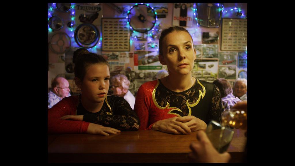 Des confettis sur le béton Des confettis sur le béton