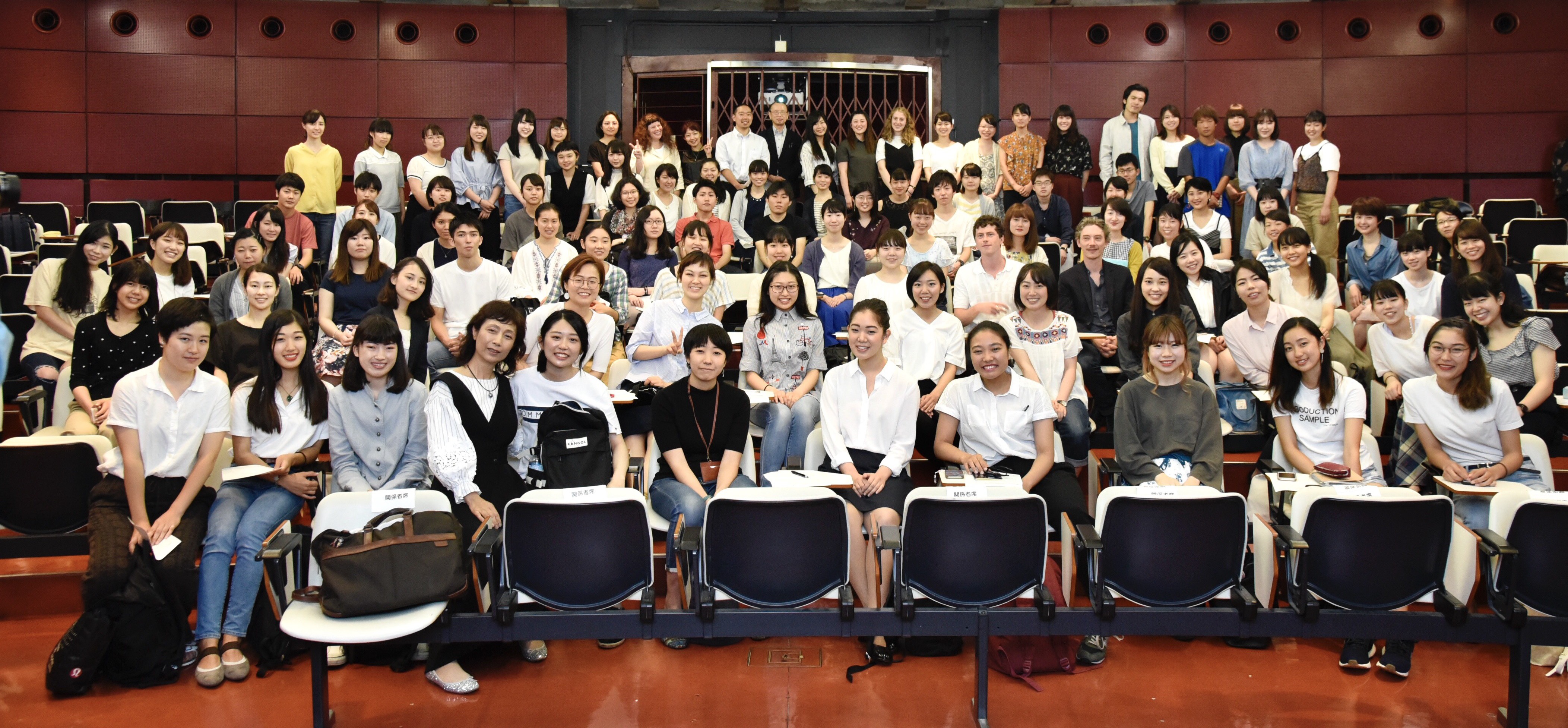 Swann Arlaud et Finnegan Oldfield en masterclass &agrave; l'Universit&eacute; de Yokohama