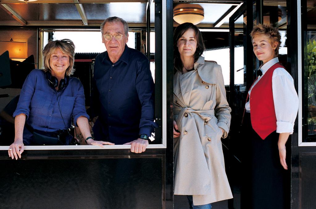 モンテーニュ通りのカフェ モンテーニュ通りのカフェ