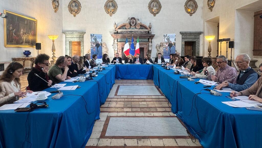 A meeting between French and Italian institutions and professionals to discuss issues and prospects in the transalpine region A meeting between French and Italian institutions and professionals to discuss issues and prospects in the transalpine region
