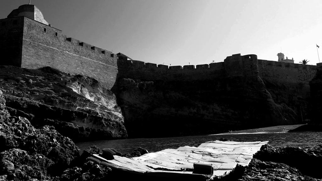 Nuit obscure – Feuillets sauvages Nuit obscure – Feuillets sauvages