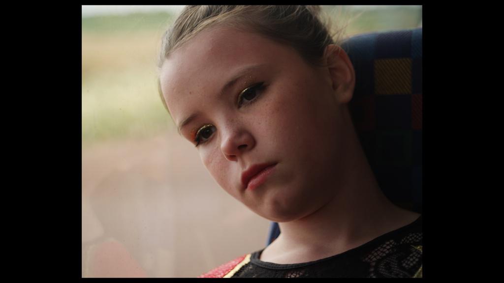 Des confettis sur le béton Des confettis sur le béton