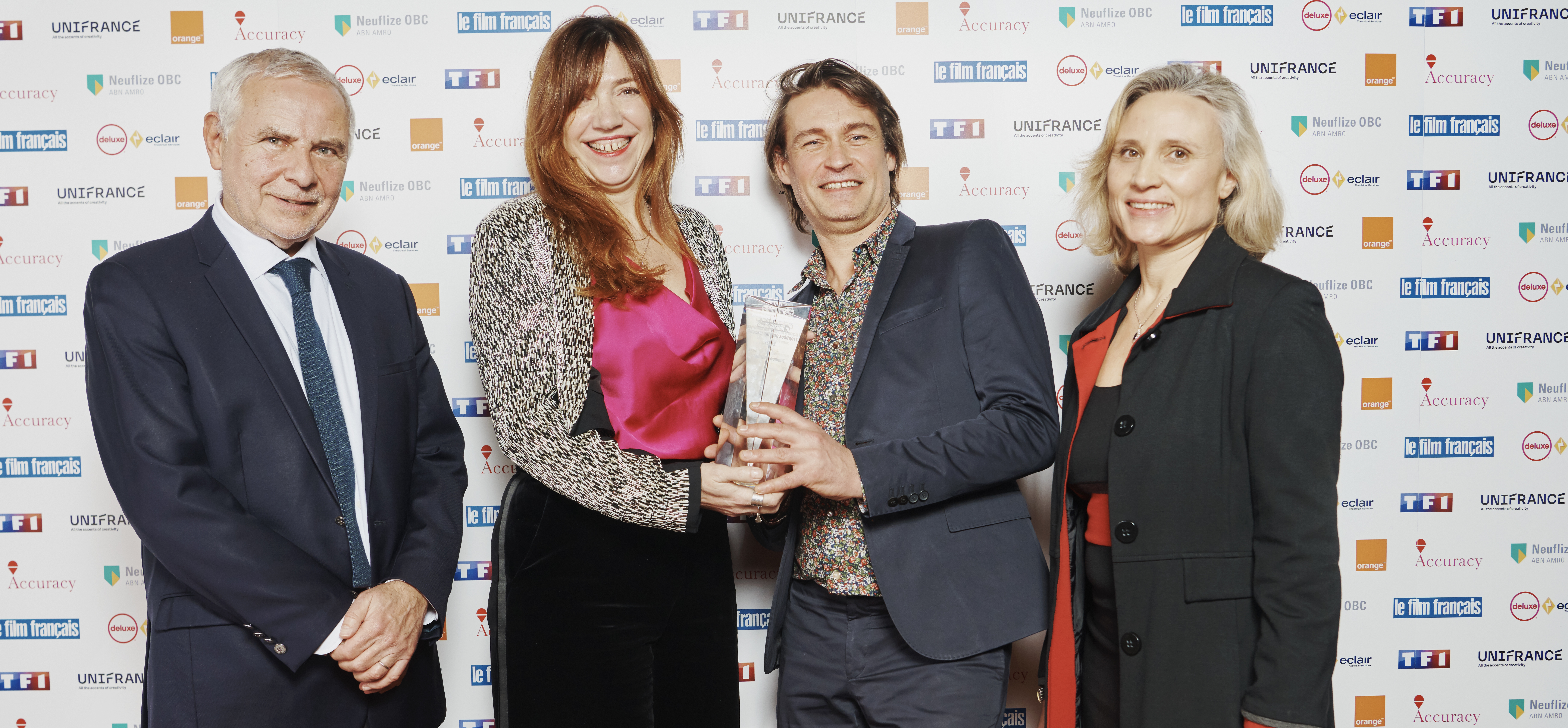 11th Unifrance Trophy goes to the film 'Around the World in 80 Days' - Hervé Michel et Daniela Elstner, d'Unifrance, entourent les lauréats Samuel Tourneux et Zoé Carrera Allaix - © ©JULIEN LIENARD pour le Film français 11th Unifrance Trophy goes to the film 'Around the World in 80 Days' - Hervé Michel et Daniela Elstner, d'Unifrance, entourent les lauréats Samuel Tourneux et Zoé Carrera Allaix - © ©JULIEN LIENARD pour le Film français